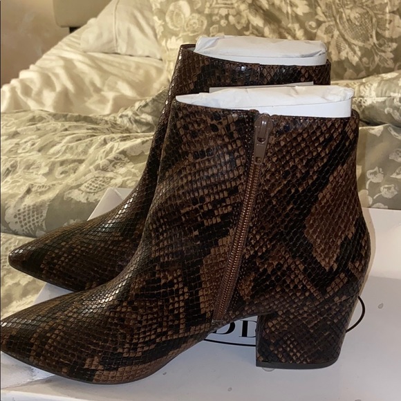 Brand New Steve Madden Missie Snake Skin Booties - Picture 3 of 3